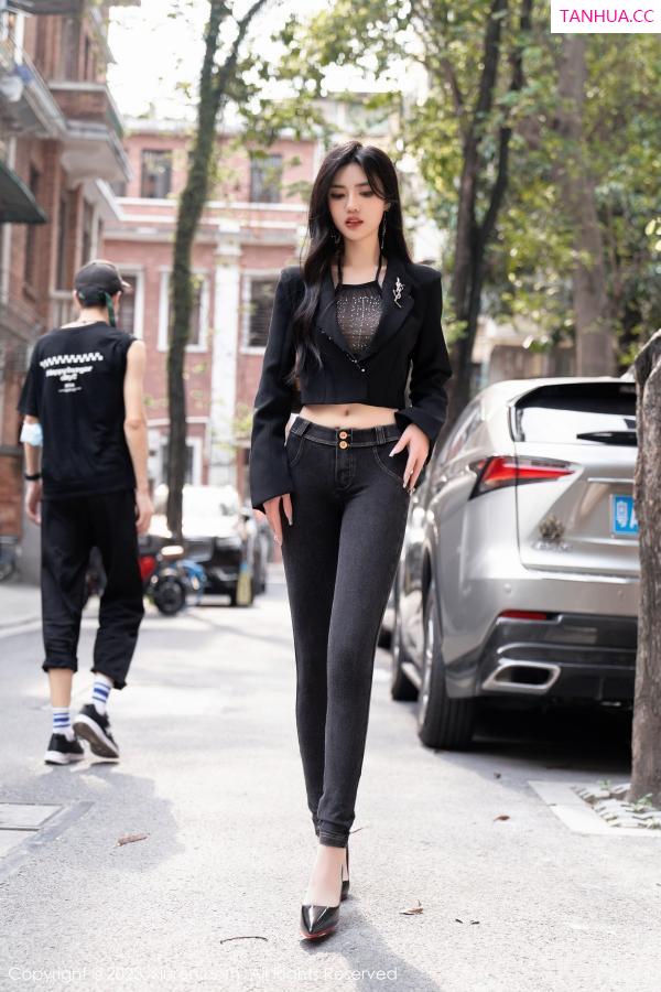 李浅浅  [XiuRen]高清写真图 2023.06.07 No.6874 浅浅Danny 美腿时尚第21张图片